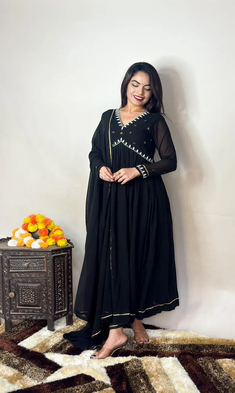 Black 🎉 Radiant Blossom Ensemble 🎉