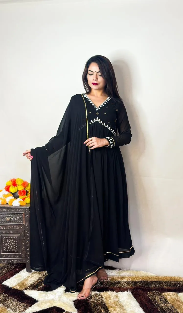 Black 🎉 Radiant Blossom Ensemble 🎉