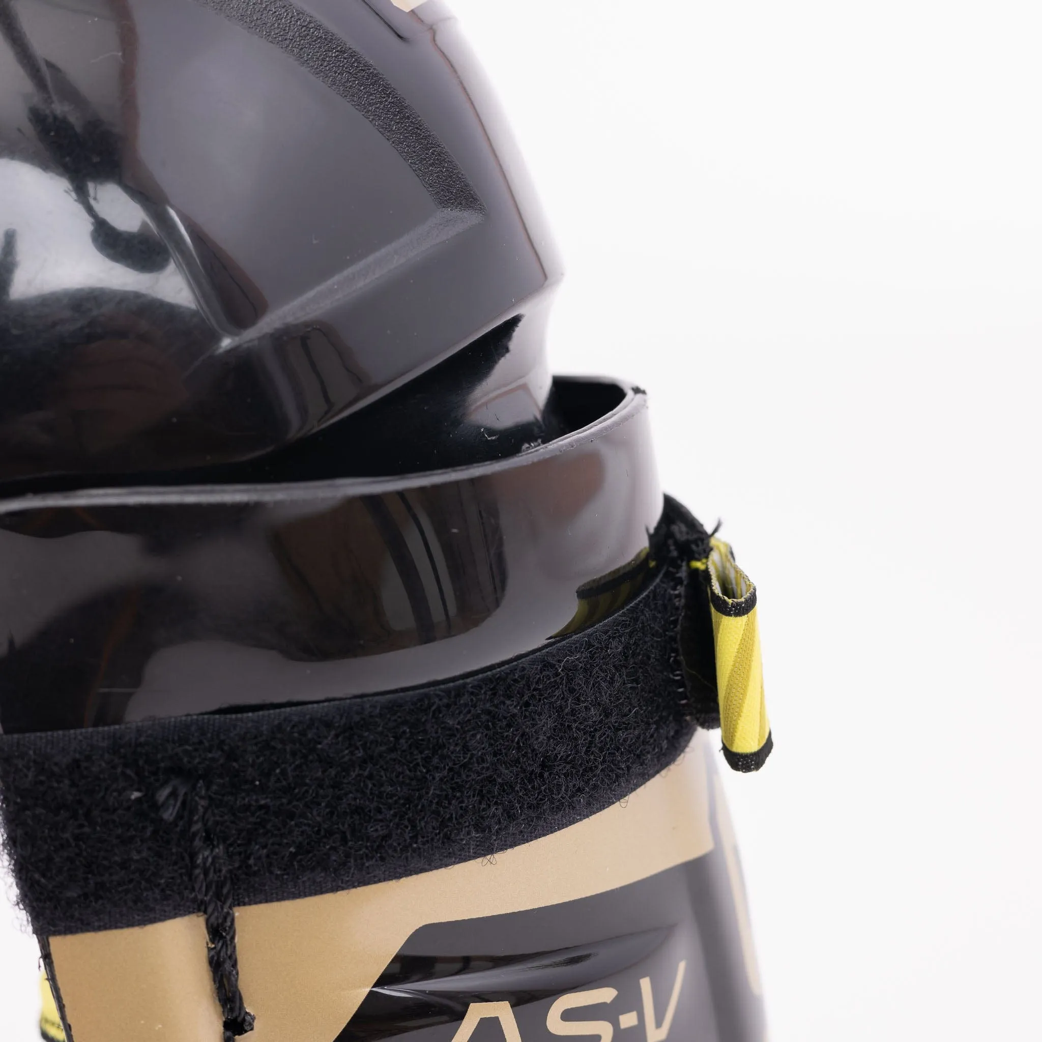 CCM Tacks AS-V Pro Youth Hockey Shin Guards