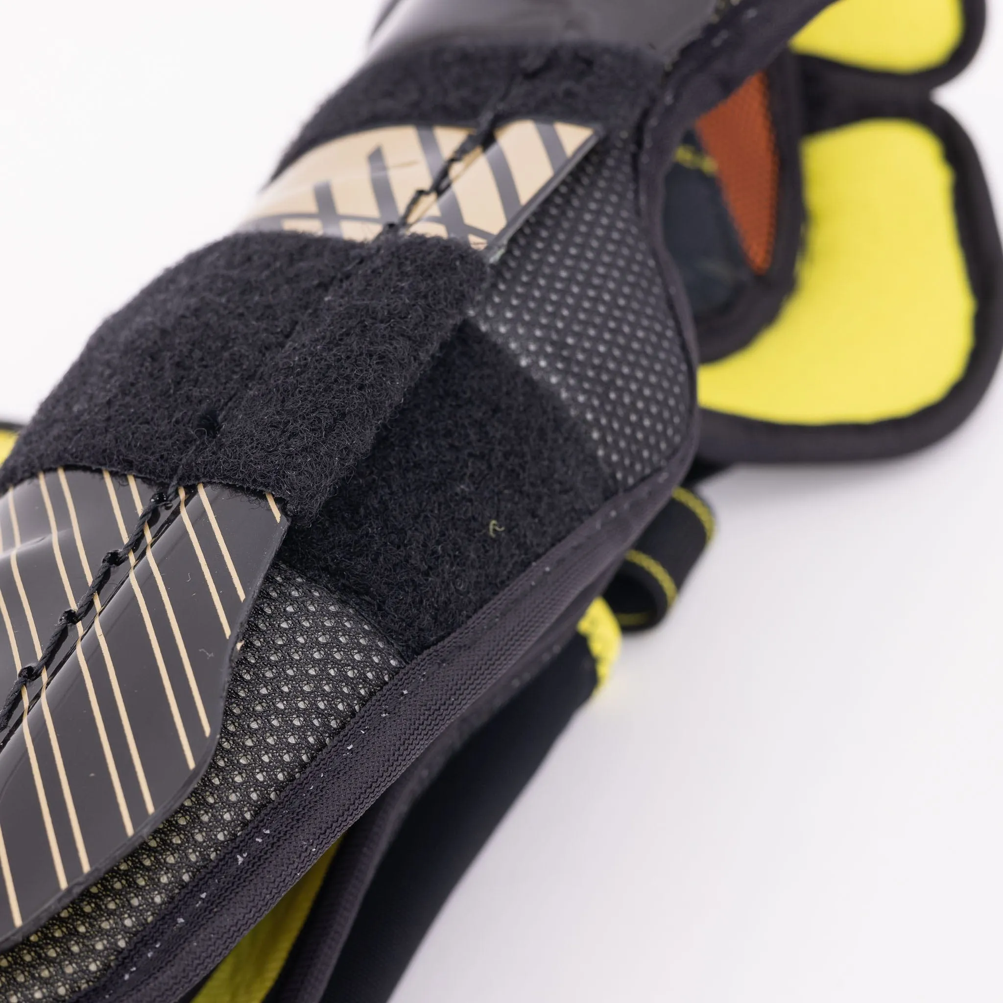 CCM Tacks AS-V Pro Youth Hockey Shin Guards