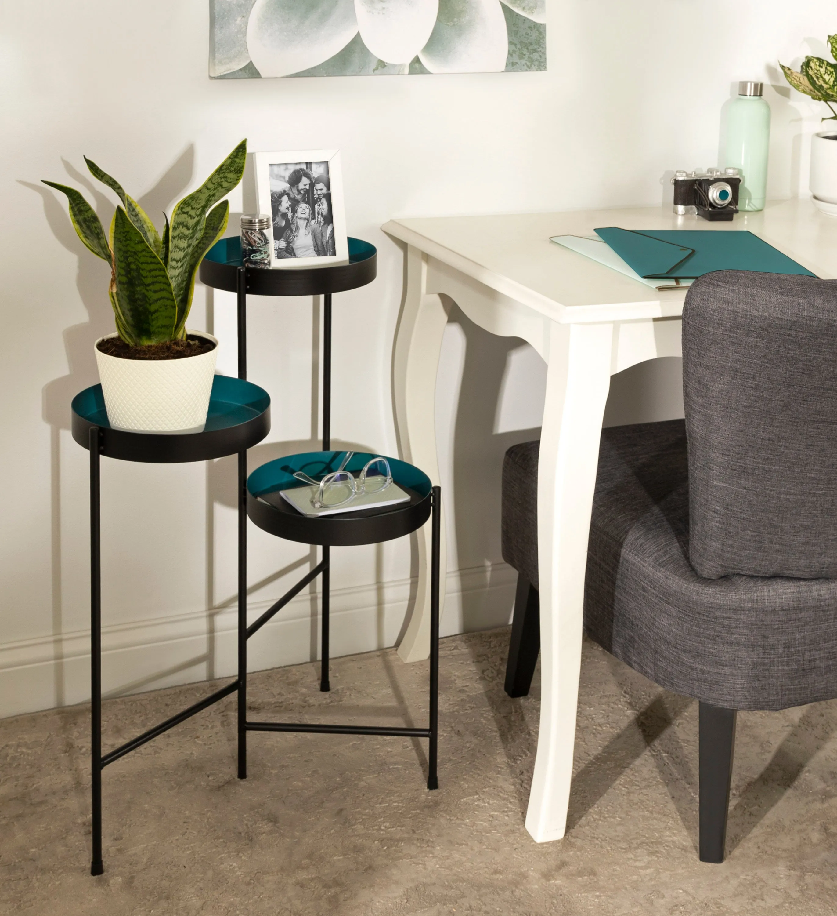 Finn Metal Tri-Level Plant Stand