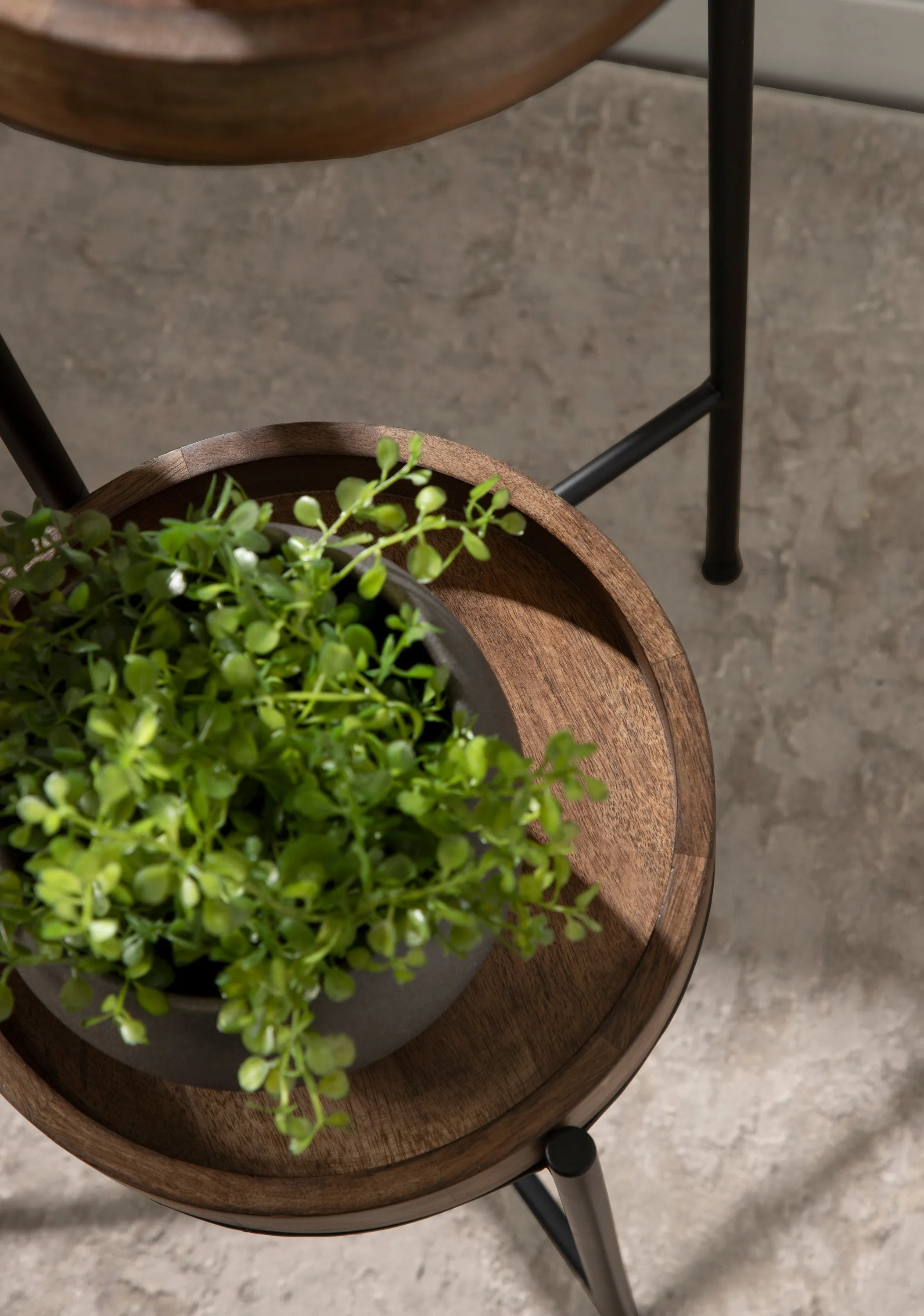 Finn Metal Tri-Level Plant Stand