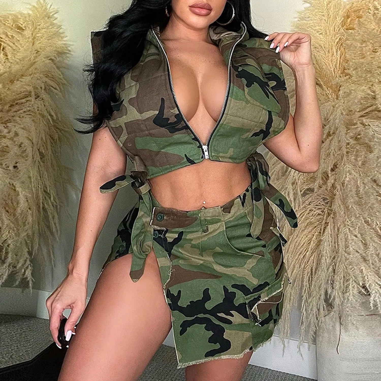 Maixang Women's Cropped Padded Camo Vest Denim Sleeveless Puffer Gilet Y2K Hooded Camouflage Vest Army Jacket Coat
