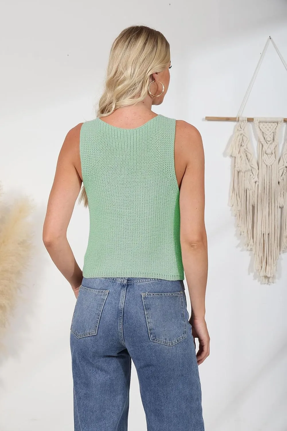 NASKY Women's V-Neck Sleeveless Sweater Vest - Versatile Pocket Design, Ideal for Spring & Fall Layering or Standalone Wear