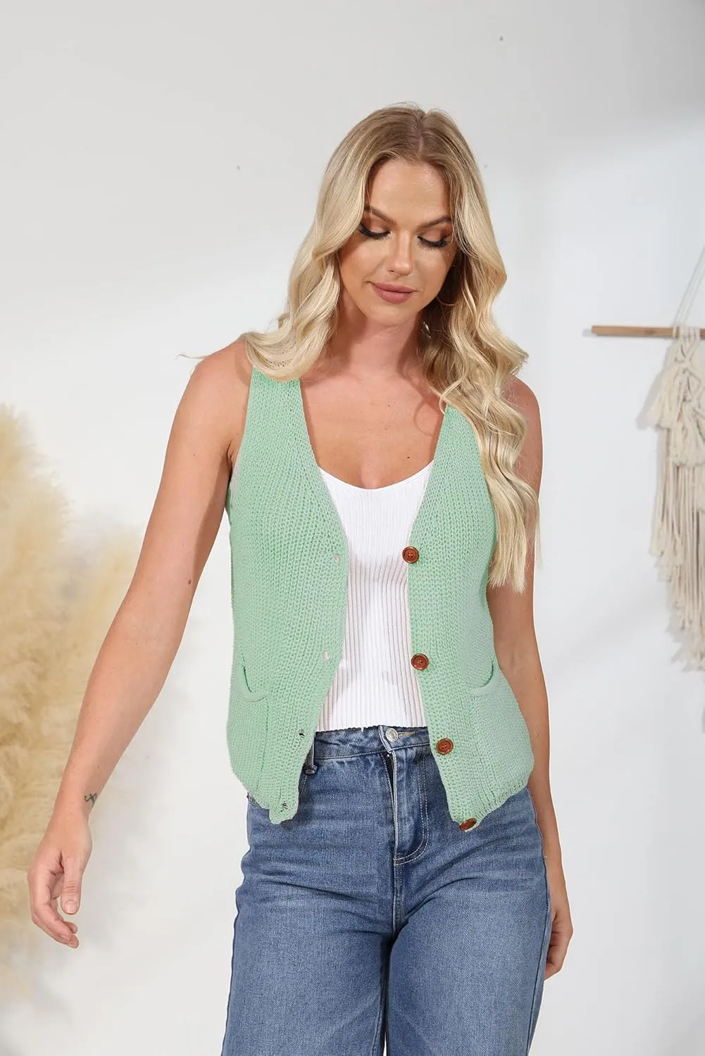 NASKY Women's V-Neck Sleeveless Sweater Vest - Versatile Pocket Design, Ideal for Spring & Fall Layering or Standalone Wear