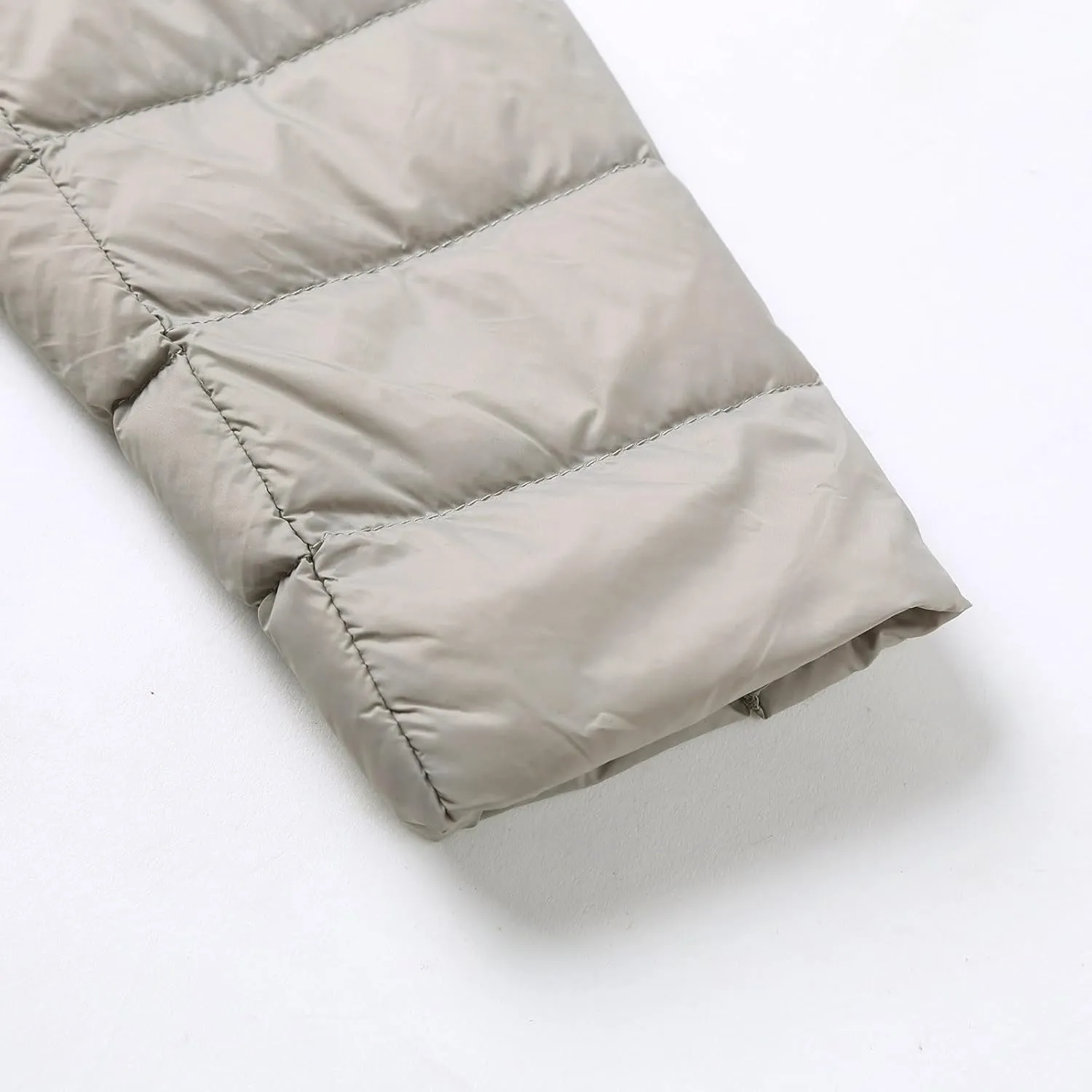 Packable Down Jacket for Women Lightweight Quilted Coat Portable Crewneck Long Sleeve Down Jackets Button Down