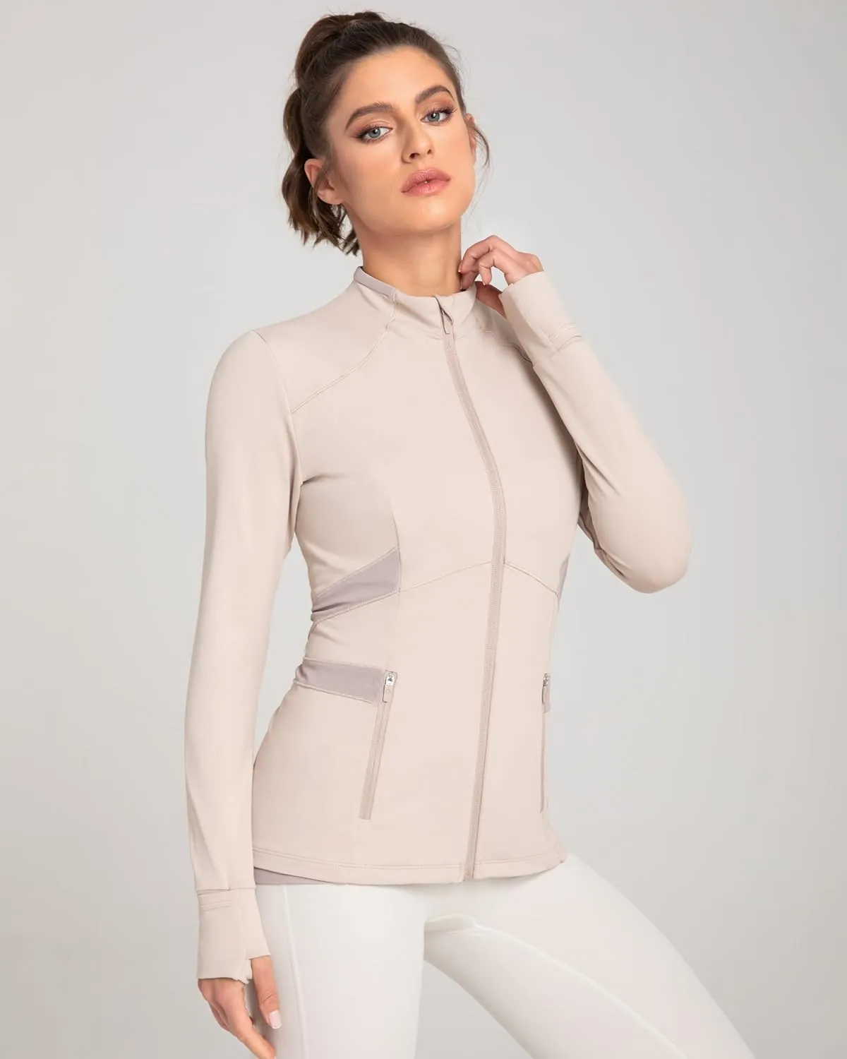 QUEENIEKE Women's Slim Fit Workout Jackets - Zip Up Athletic Running Jacket with Color-blocked Mesh & Thumb Holes