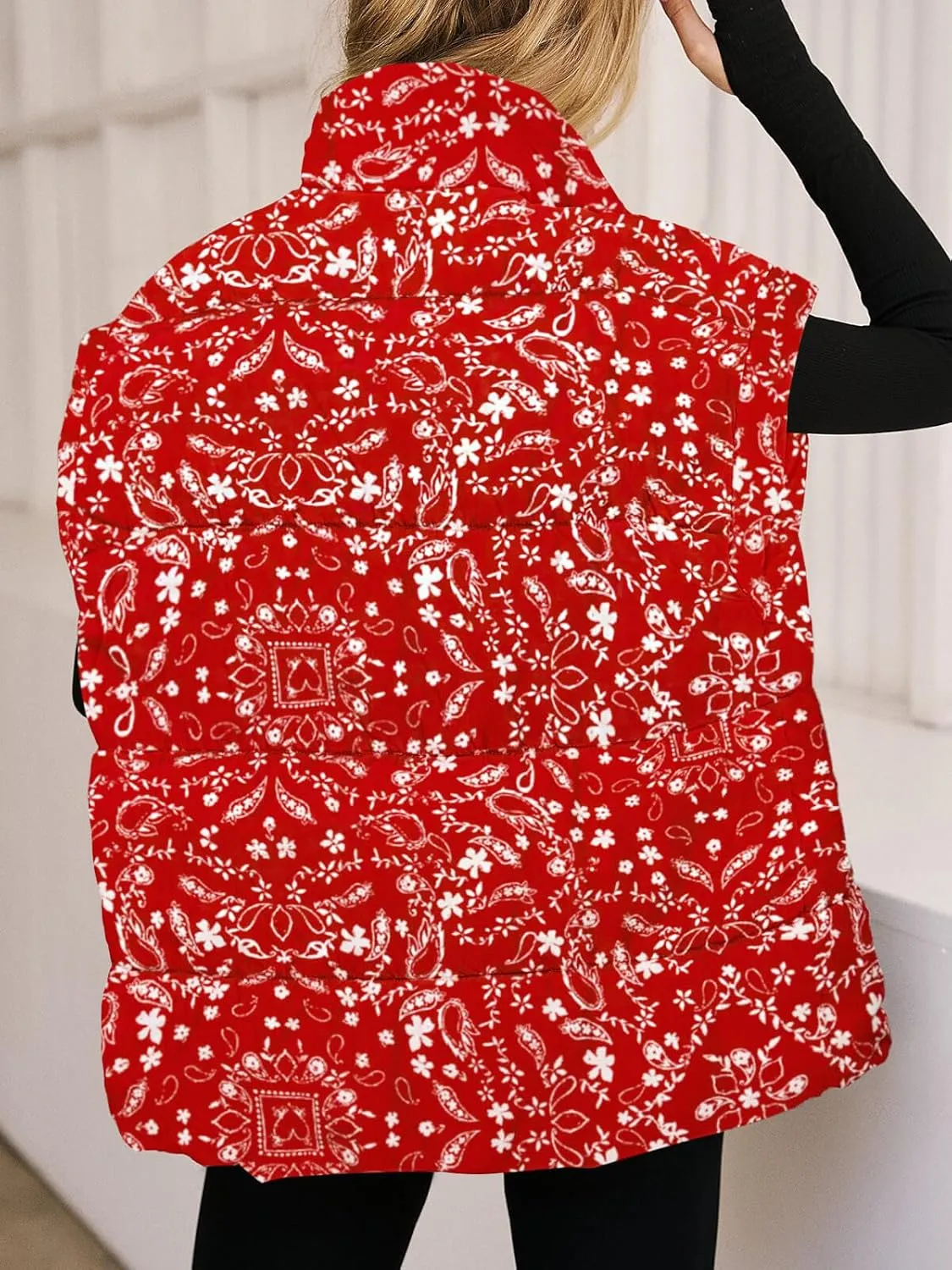 Tankaneo Womens Floral Oversized Puffer Vest Cap Sleeve Winter Warm Puffy Quilted Jackets Coat
