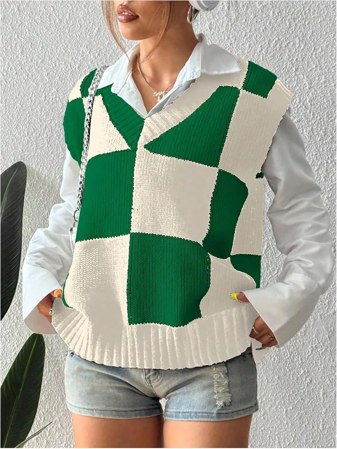 Verdusa Women's Checkered Knit Sweater Vest Loose V Neck Knit Plaid Vest Top