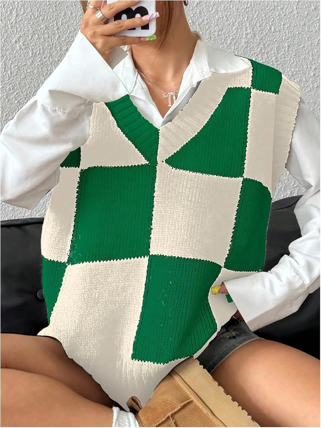 Verdusa Women's Checkered Knit Sweater Vest Loose V Neck Knit Plaid Vest Top