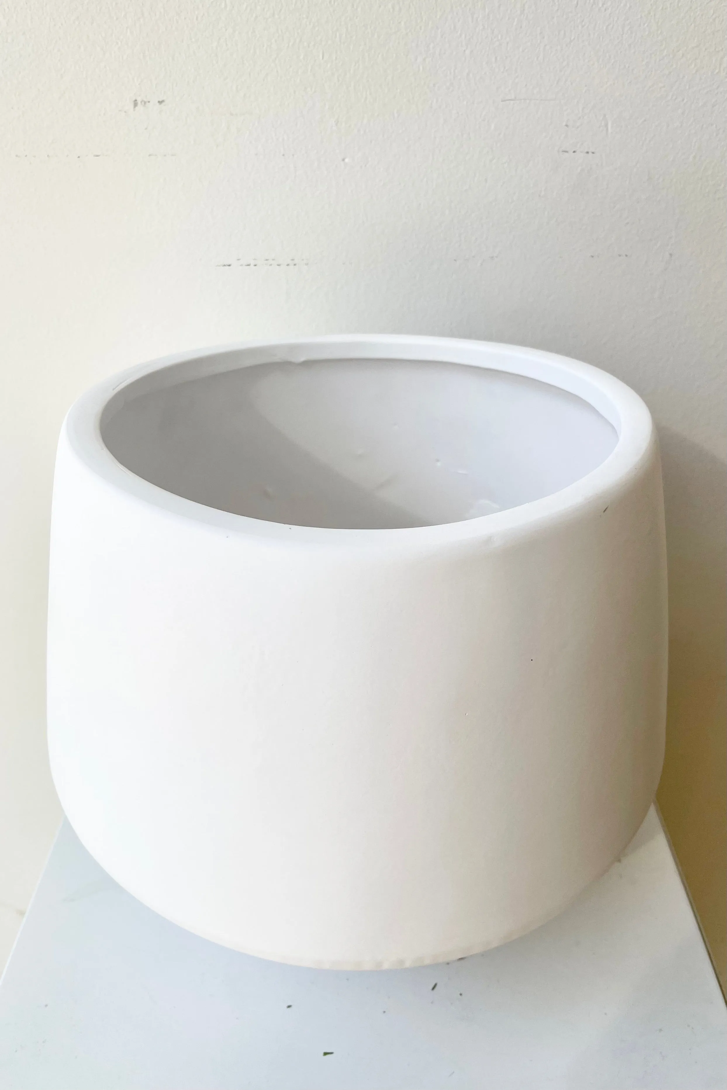 White Valve Pot 7"