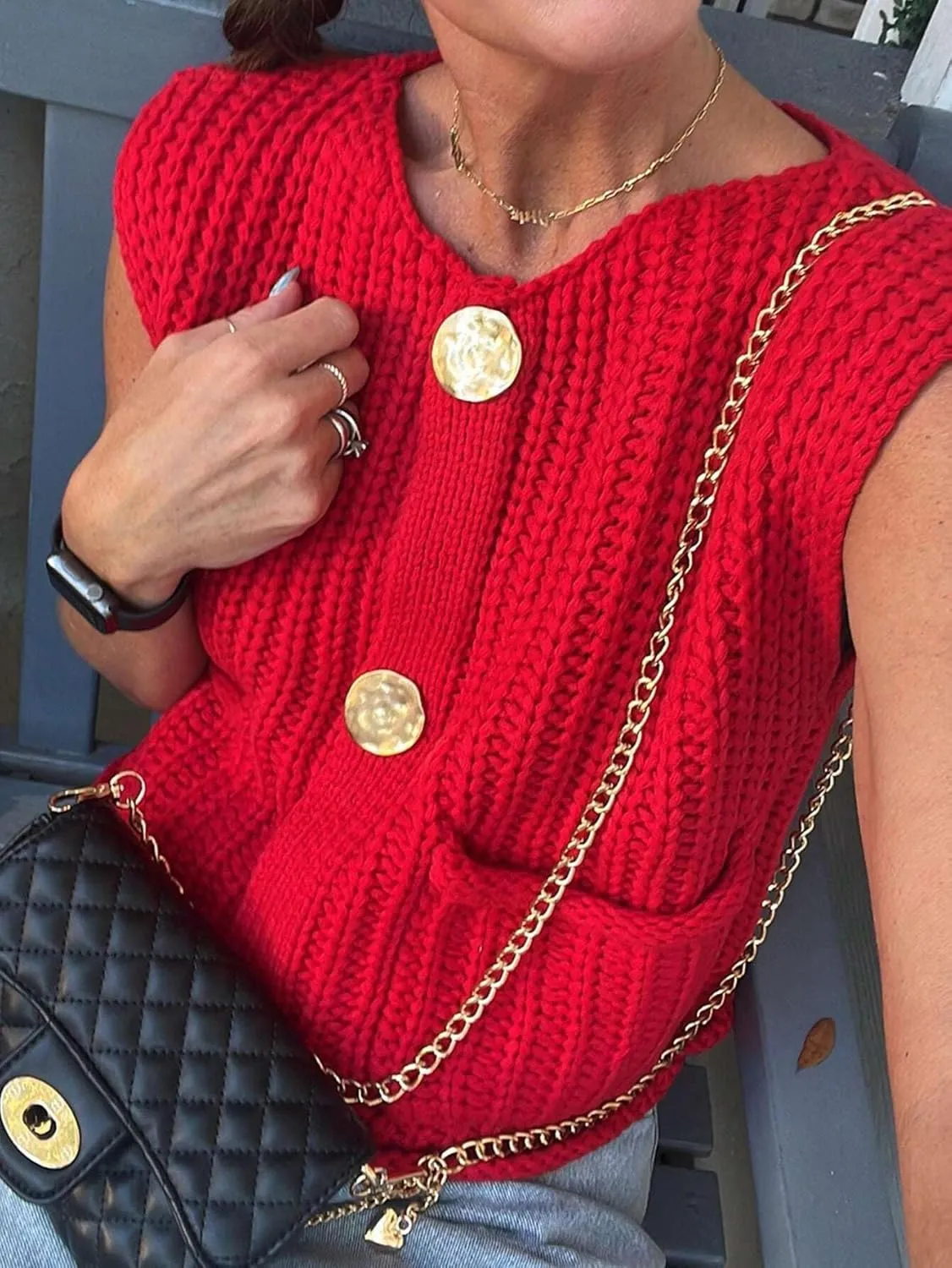 Women Button Down Chunky Knit Sweater Vest Sleeveless Open Front Button Cable Knit Cardigan Vest with Pockets