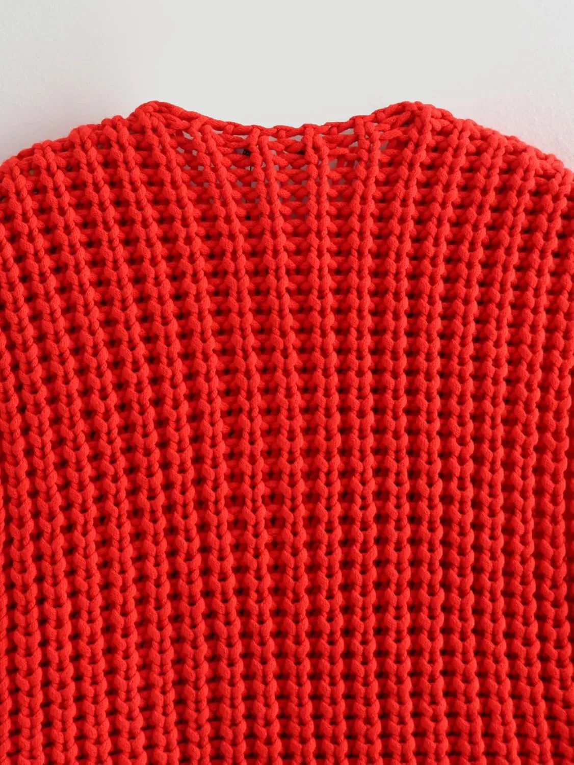 Women Button Down Chunky Knit Sweater Vest Sleeveless Open Front Button Cable Knit Cardigan Vest with Pockets