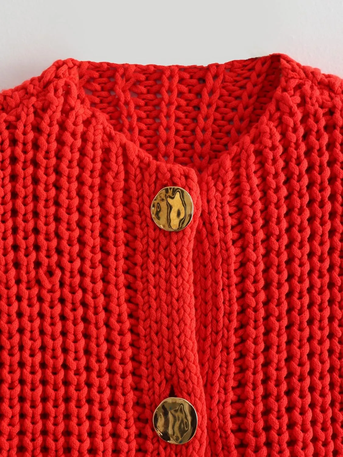 Women Button Down Chunky Knit Sweater Vest Sleeveless Open Front Button Cable Knit Cardigan Vest with Pockets