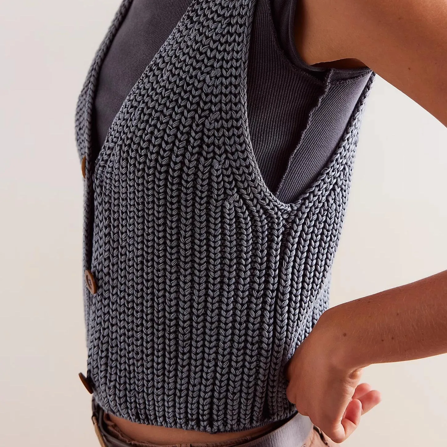 Women Y2k Button Down Chunky Knit Crop Sweater Vest Loose Sleeveless V Neck Open Font Button Front Cardigan Vest