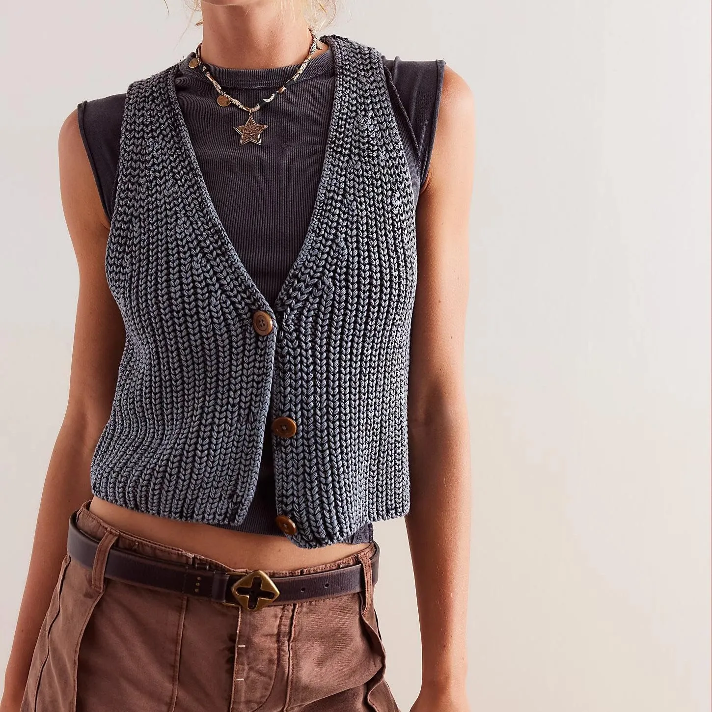 Women Y2k Button Down Chunky Knit Crop Sweater Vest Loose Sleeveless V Neck Open Font Button Front Cardigan Vest