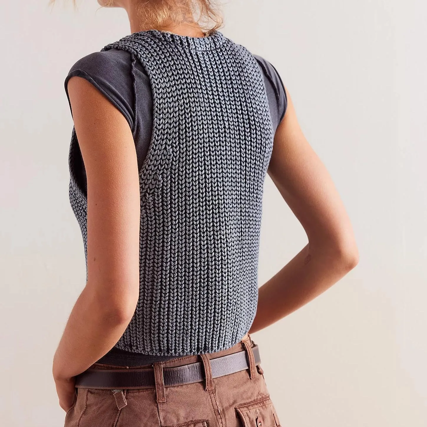 Women Y2k Button Down Chunky Knit Crop Sweater Vest Loose Sleeveless V Neck Open Font Button Front Cardigan Vest
