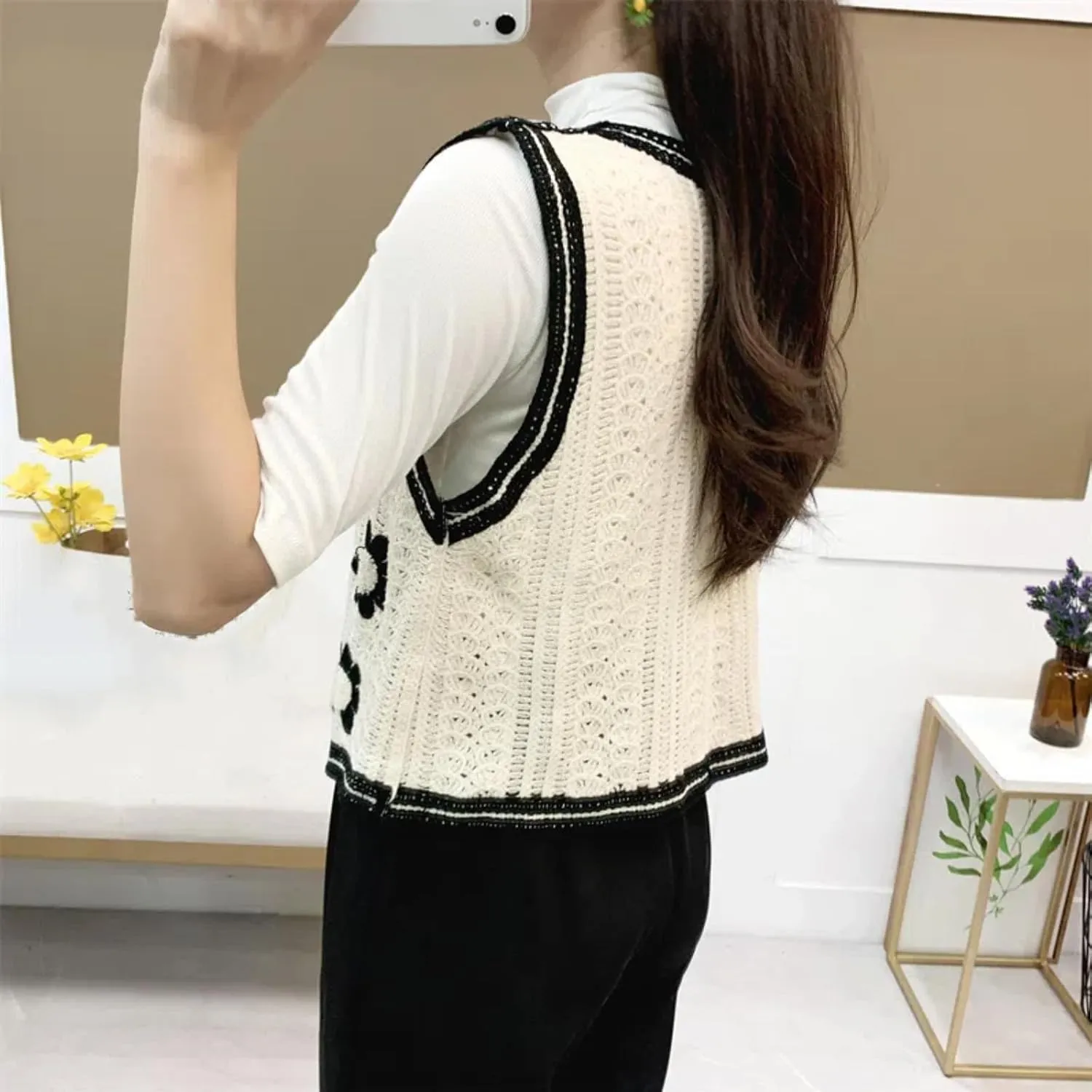 Women's Casual Sleeveless V-Neck Buttoned Knit Cardigan Short Knit Vest