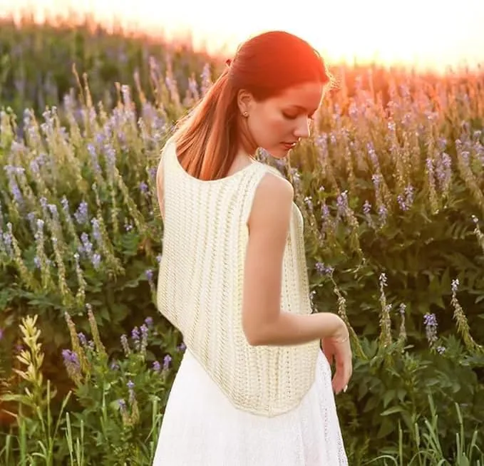 Womens Crop Sweater Vest Crochet Chunky Knit Button Down Sleeveless Cardigan with Pockets