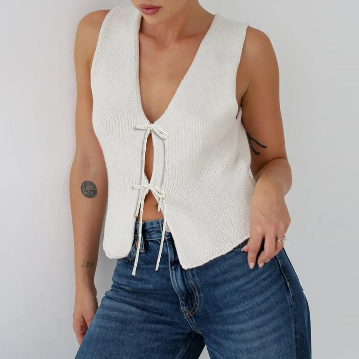 Women's Tie Front Crochet Sweater Vest Y2k Sleeveless Knit V Neck Top Casual Vintage Going Out Streetwear