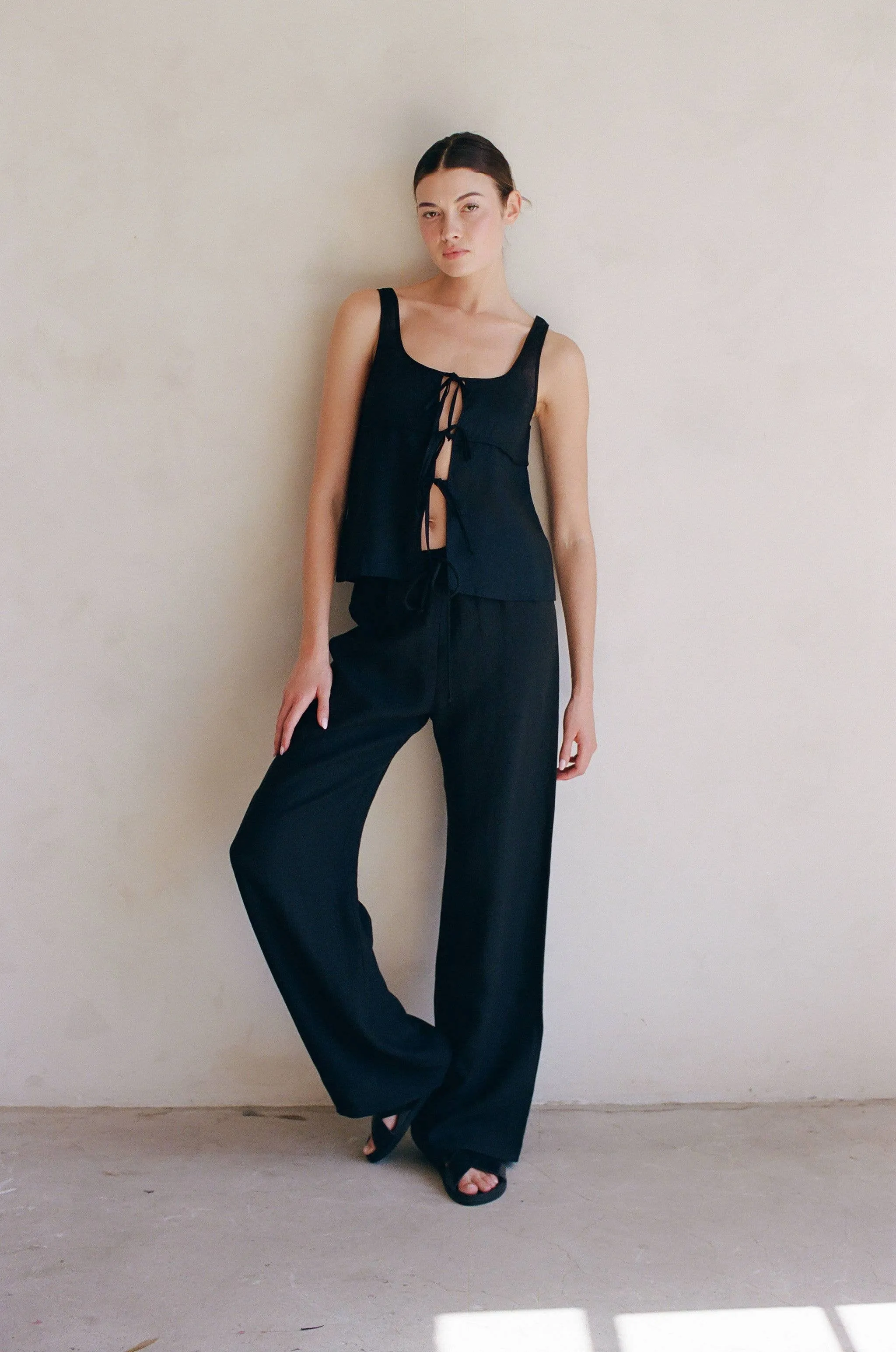 Woven Linen Front Ribbon Tie Detailed Top - Black